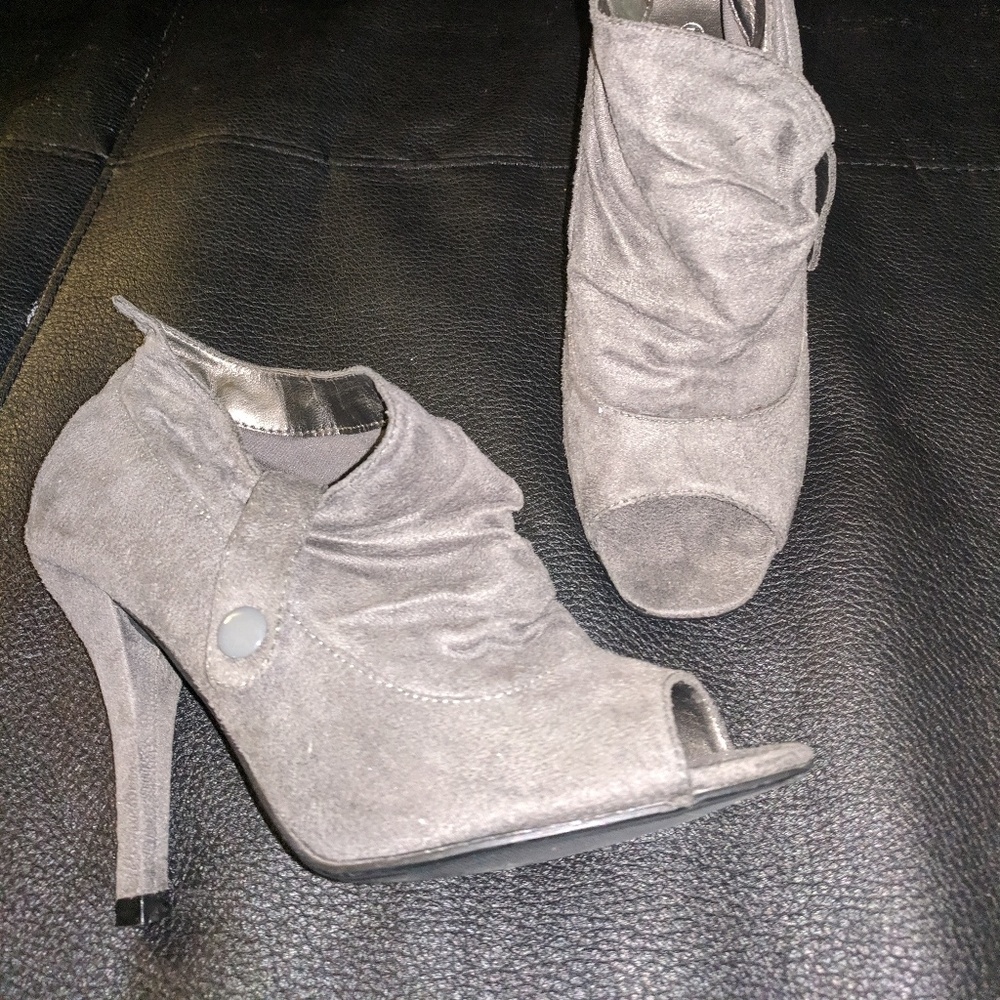 Gray Peep Toe Heel